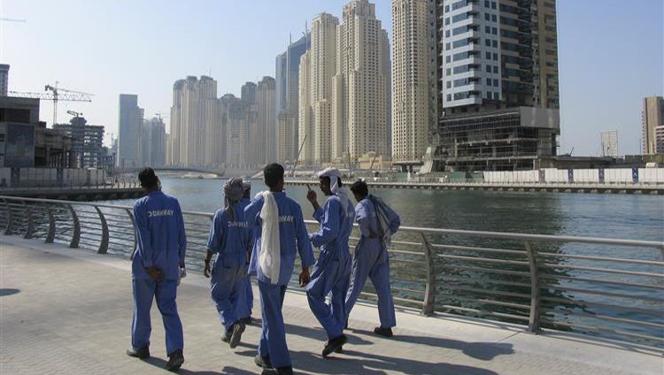 تخفيض ساعات العمل اليومية في القطاع الخاص ساعتين خلال شهر رمضان