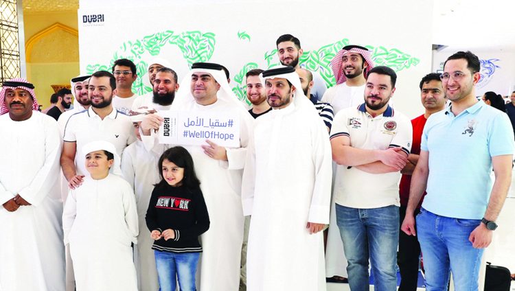 سقيا الأمل.. تحدي جهاز الضخ التفاعلي يستقطب كبار المواطنين