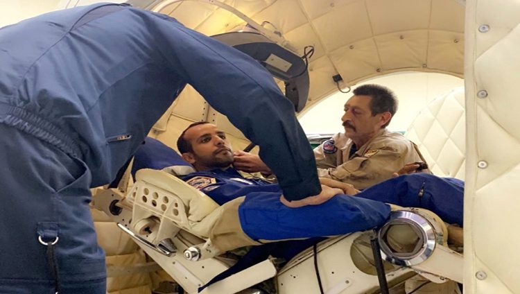 رائدا الفضاء الإماراتيان يختبران تجربة العودة للأرض