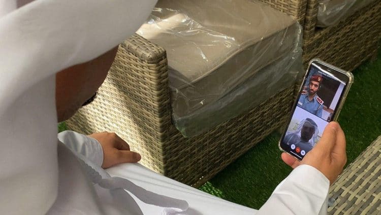 شرطة عجمان تطبق نظام التواصل المرئي عن بعد
