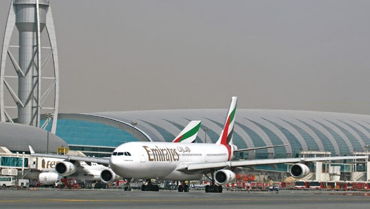 “طيران الإمارات” تطرح حجوزات تذاكر السفر إلى 5 وجهات