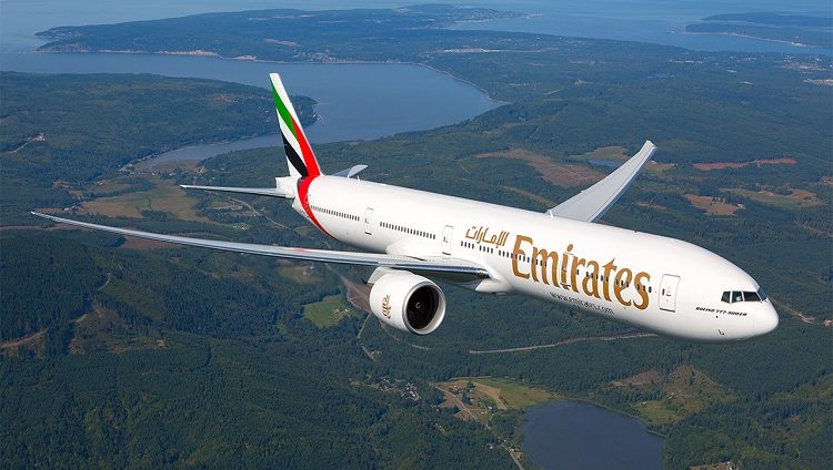 “طيران الإمارات” تطرح عروضاً خاصة للطلبة وعائلاتهم