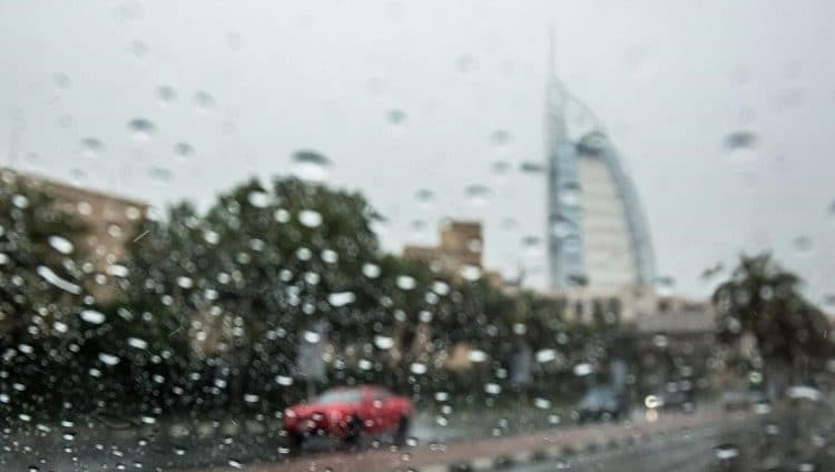 سقوط أمطار متفرقة في الإمارات اعتباراً من يوم غد وحتى الخميس