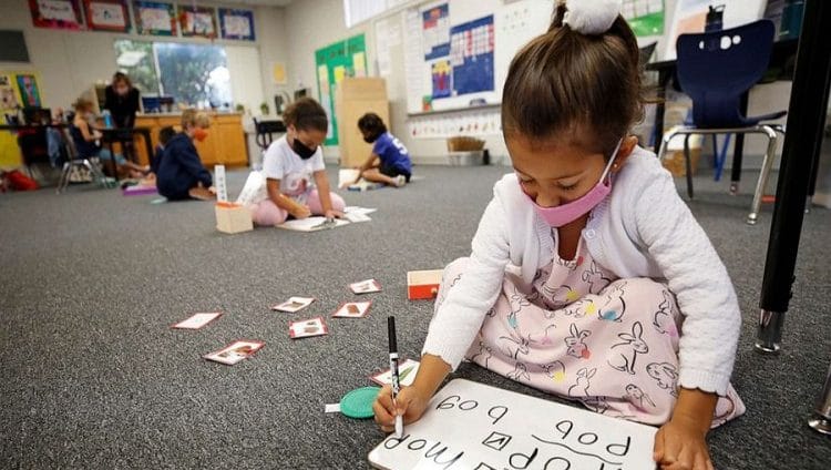 هذا ما يجب عليك معرفته عن الأطفال ولقاحات كورونا