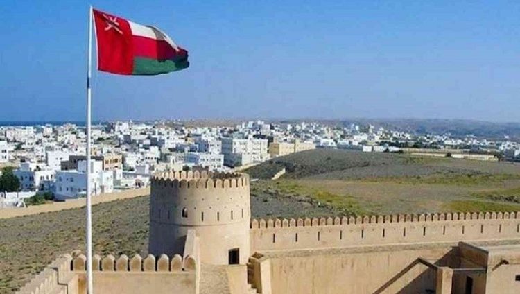 سلطنة عمان تعلن إغلاق حدودها البرية والجوية والبحرية