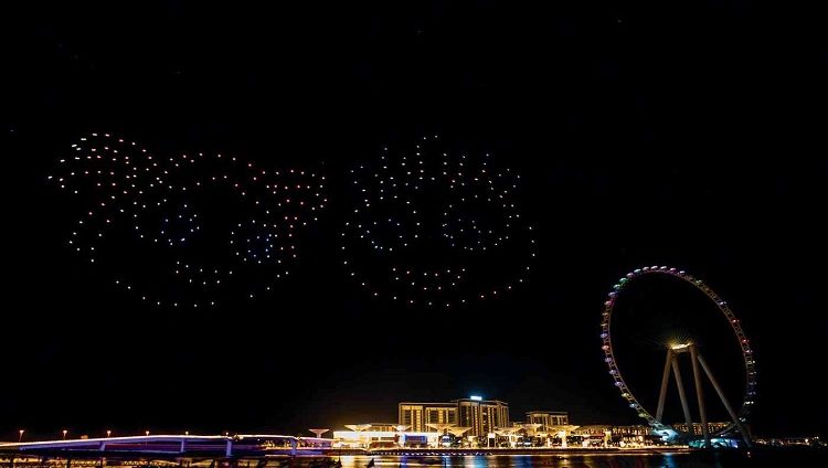 300 طائرة درون تضيء سماء دبي في ليالي مهرجان التسوّق