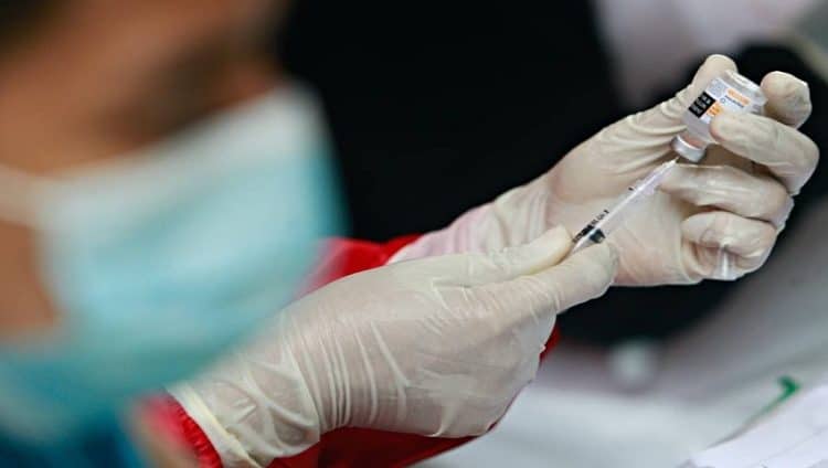 الصحة العالمية تقدم دعماً لآخر خمس دول لم تبدأ حملات تطعيم ضد كورونا