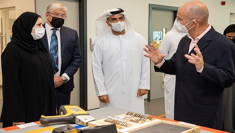 سارة الأميري تبحث في مجمع دبي للعلوم تحفيز الصناعات المبتكرة بقطاعات الصحة