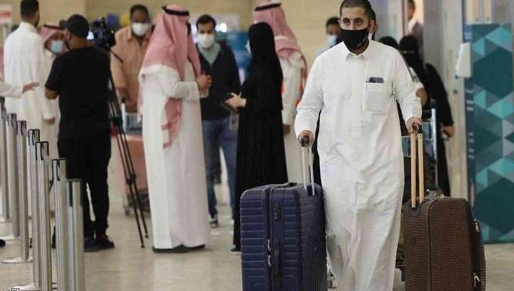 السعودية تعلن تشغيل المطارات بكامل طاقتها الاستيعابية