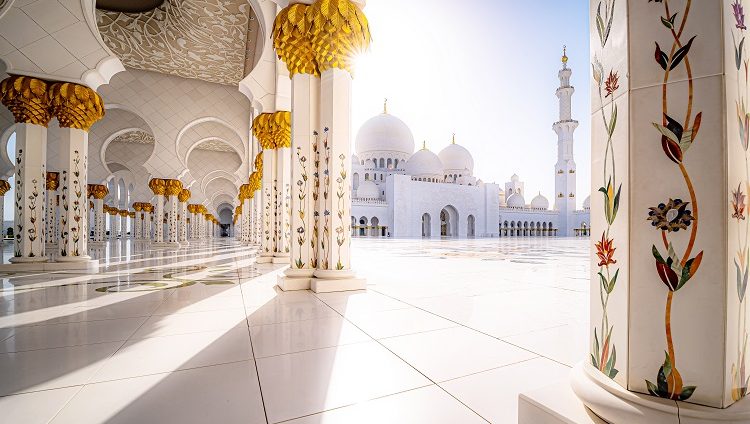 جامع الشيخ زايد الكبير وجهة ثقافية مثالية للزوار خلال عيد الأضحى