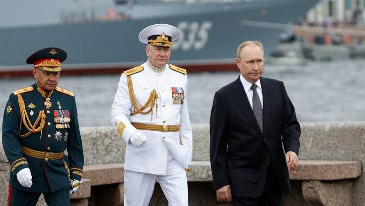 بوتين: «أسلحة هائلة» تنضم للبحرية الروسية قريباً