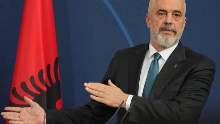 ألبانيا تقطع العلاقات مع إيران وتأمر دبلوماسييها بالمغادرة