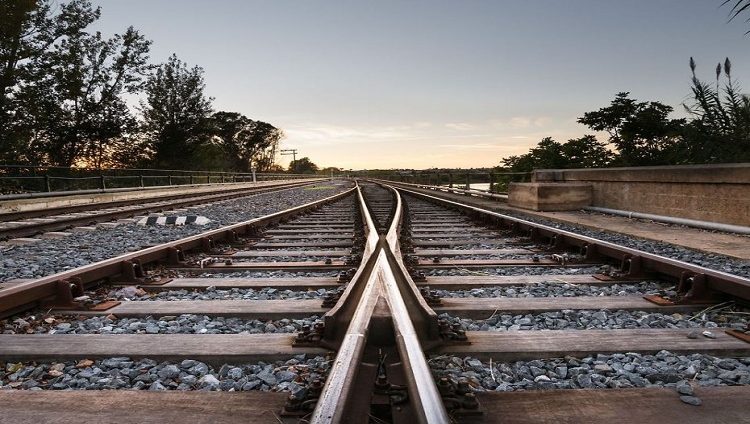 اتفاقية تعاون لتطوير شبكة السكك الحديدية بين الإمارات وعُمان