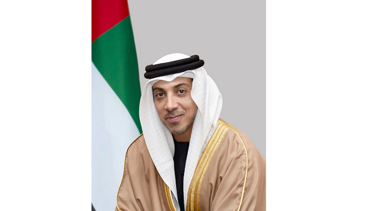 منصور بن زايد يهنئ خادم الحرمين الشريفين على نجاح القمة العربية