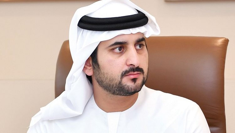 مكتوم بن محمد يطلع على التقرير السنوي لإنجازات اللجنة العليا للتشريعات في دبي عن عام 2023
