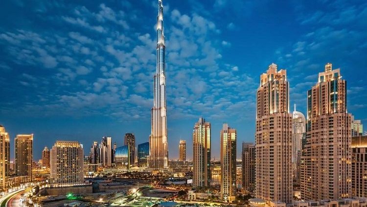 زخم القطاع الخاص في الإمارات يتواصل.. وأعلى مستوى للتفاؤل في 6 أشهر