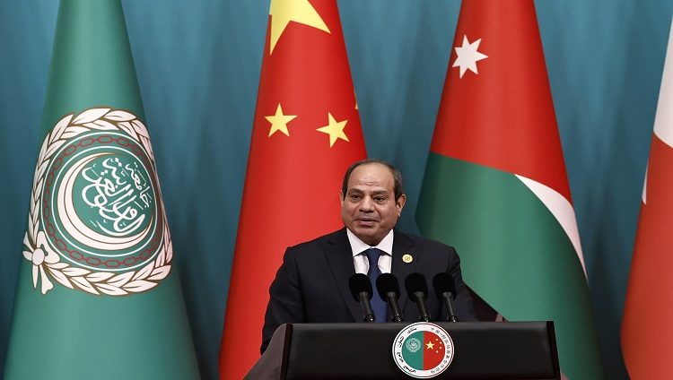 الرئيس المصري يدعو لضمان عدم تهجير الفلسطينيين قسراً من غزة