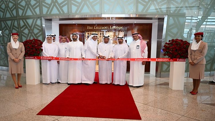 طيران الإمارات تفتتح صالة خاصة في مطار الملك عبد العزيز الدولي في جدة