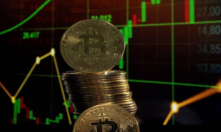 هل تستمر البيتكوين في الصعود بعد كسر حاجز الـ 100 ألف دولار؟