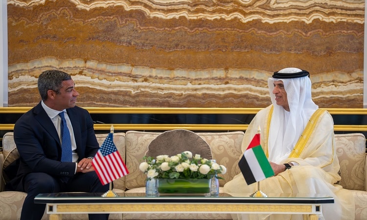 سعود بن صقر يشهد توقيع مذكرة تفاهم بين إمارة رأس الخيمة وميامي الأمريكية لتعزيز التعاون في قطاعات حيوية