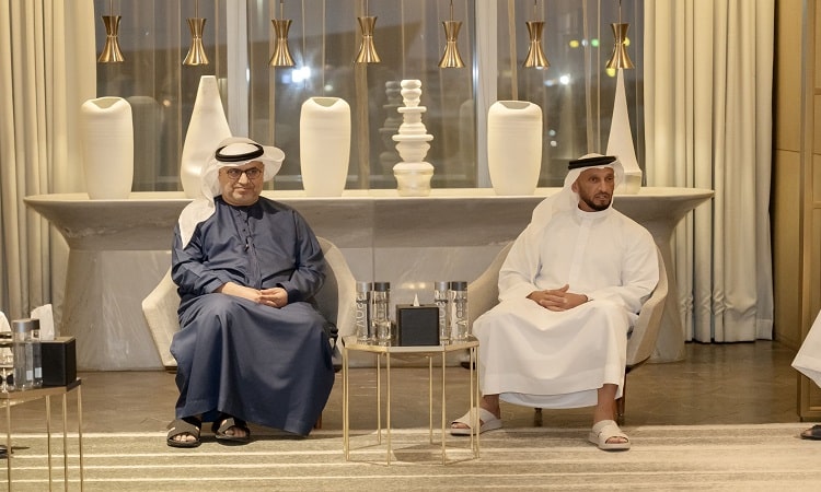 عبدالله آل حامد يلتقي إعلاميي الإمارات المشاركين في الملتقى الإعلامي العربي