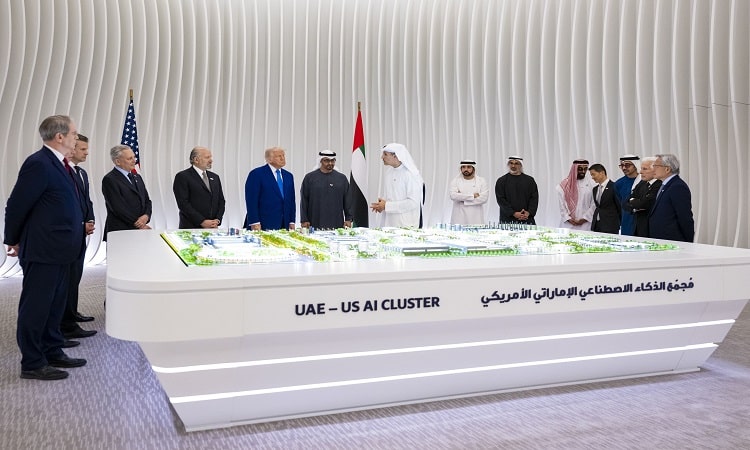 رئيس الدولة والرئيس الأميركي يشهدان إطلاق المرحلة الأولى من مجمع الذكاء الاصطناعي بسعة 5 جيجاوات في أبوظبي