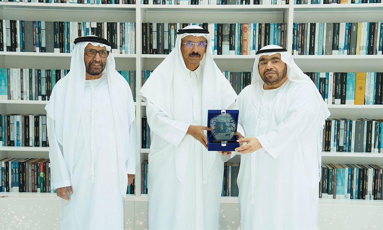 بين أروقة مكتبة محمد بن راشد.. الطوابع تحكي قصة وطن وتوثّق الهوية للأجيال