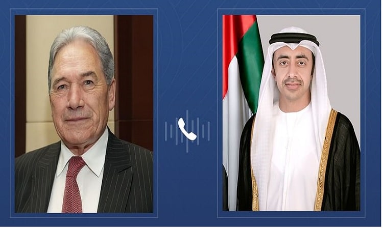 عبدالله بن زايد ووزير خارجية نيوزيلندا يبحثان هاتفيا تعزيز العلاقات الثنائية