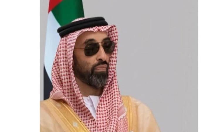 طحنون بن زايد: ملتزمون بتعزيز التنمية المستدامة والتحول الرقمي في الإمارات