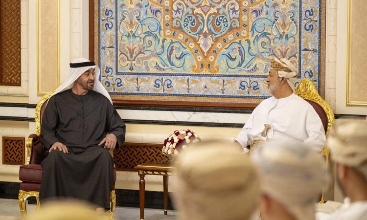 محمد بن زايد وسلطان عمان: اعتداء إسرائيل على قطر خرق للقانون الدولي