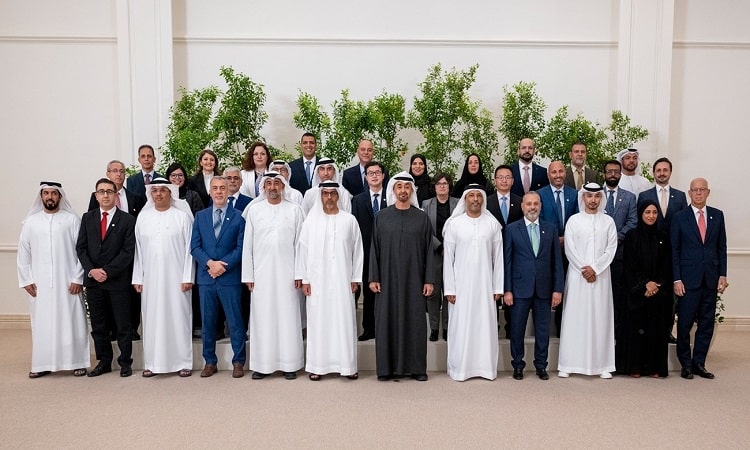 رئيس الدولة يستقبل وفد جامعة خليفة للعلوم والتكنولوجيا