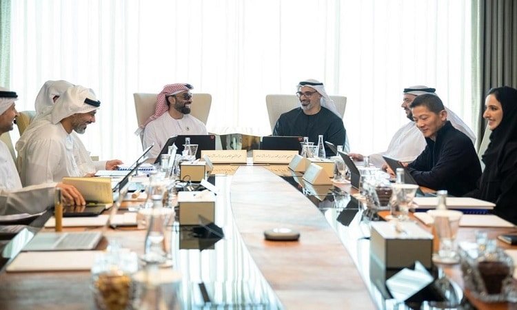 بحضور خالد بن محمد بن زايد.. طحنون بن زايد يترأس اجتماع مجلس الذكاء الاصطناعي والتكنولوجيا المتقدمة