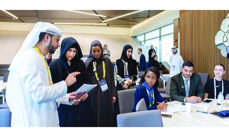 لطيفة بنت محمد تزور «الخلوة الشبابية» و«منتدى الشباب المهنيين»