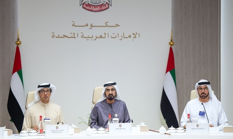 محمد بن راشد يترأس اجتماعاً لمجلس الوزراء في معرض دبي للطيران