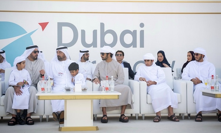 سيف بن زايد يهنئ أحمد بن سعيد آل مكتوم على النجاح الباهر لمعرض دبي للطيران