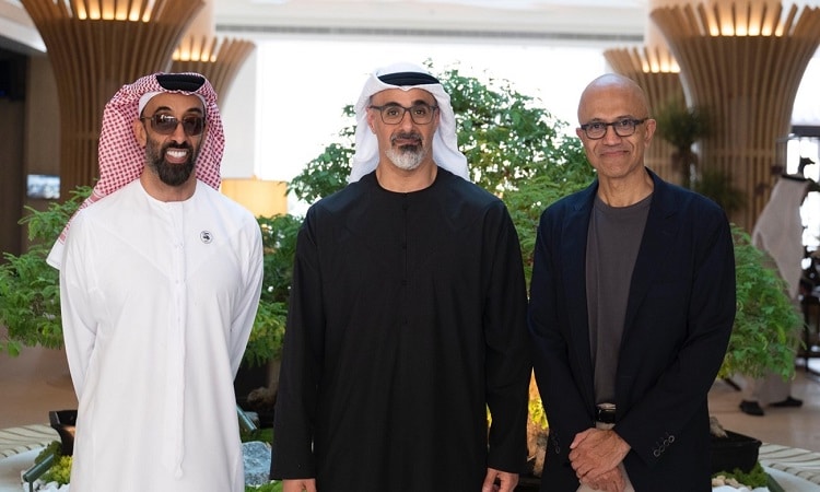 بحضور خالد بن محمد بن زايد.. طحنون بن زايد يلتقي الرئيس التنفيذي لـ”مايكروسوفت”