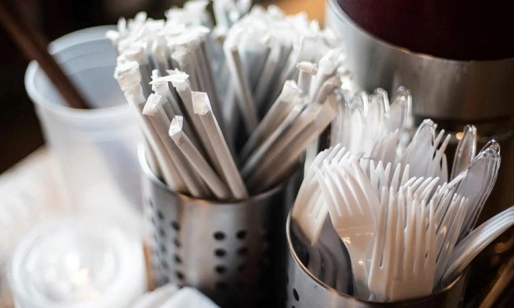 الإمارات.. تفعيل المرحلة الثانية من حظر استيراد وتداول «المنتجات البلاستيكية»