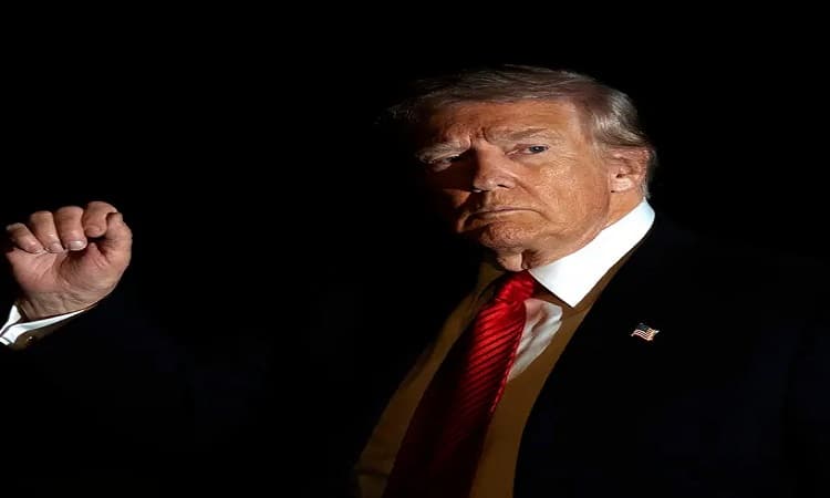 فحص غير مسبوق.. ترامب يلزم السائحين الكشف عن 5 سنوات من نشاطهم على مواقع التواصل