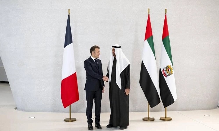 محمد بن زايد يبحث مع ماكرون العلاقات التاريخية والاستراتيجية