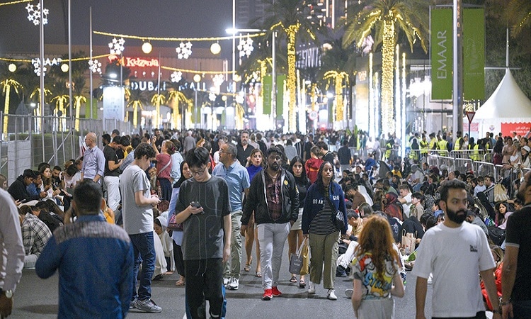 دبي مجتمع شاب.. 60.4% من السكان أعمارهم أقل من 35 عاماً