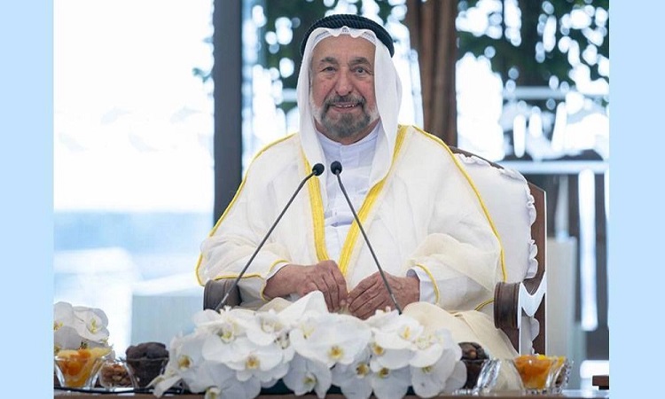 حاكم الشارقة يهنئ أمير الكويت باليوم الوطني وذكرى تحرير البلاد