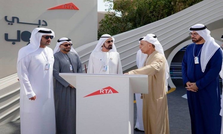 محمد بن راشد يطّلع على مشروعي “دبي لوب” و”جلايدوايز”