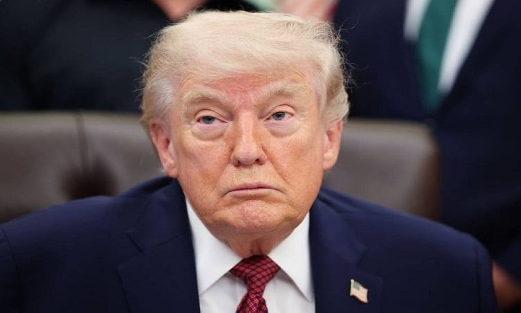 ترامب يمهل طهران أياماً .. ويهدد بهجمات جديدة إذا فشل الاتفاق
