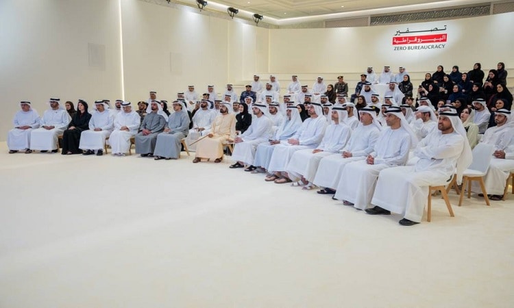 محمد بن راشد: “تصفير البيروقراطية باستخدام الذكاء الاصطناعي المساعد”.. مرحلة جديدة تهدف لبناء حكومة أسرع.. أذكى.. وأكثر كفاءة