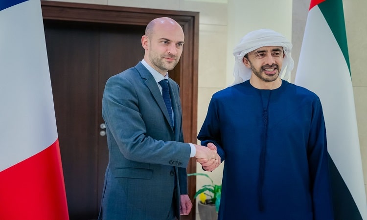 عبدالله بن زايد يستقبل وزير الخارجية الفرنسي ويبحثان التطورات الإقليمية