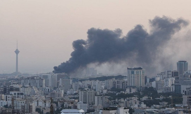 الجيش الأمريكي يقصف مواقع رادار في إيران