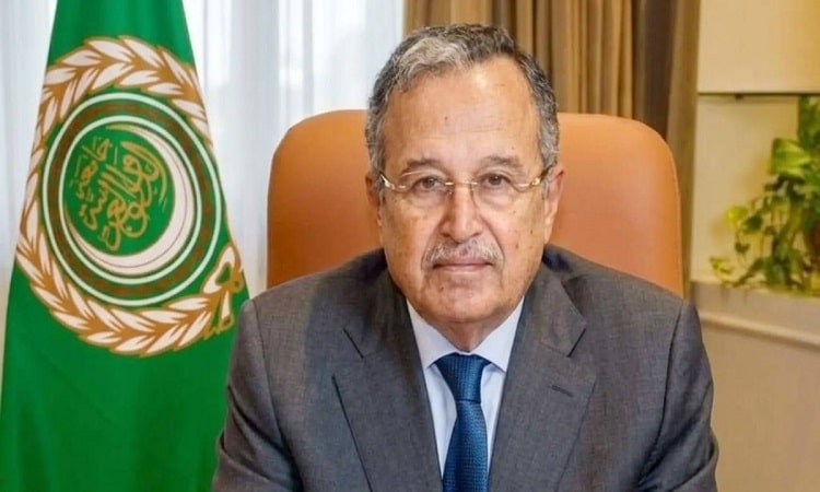 نبيل فهمي يستنكر استهداف سفينتين بدمياط.. ويحذر من توسيع رقعة الصراع في المنطقة