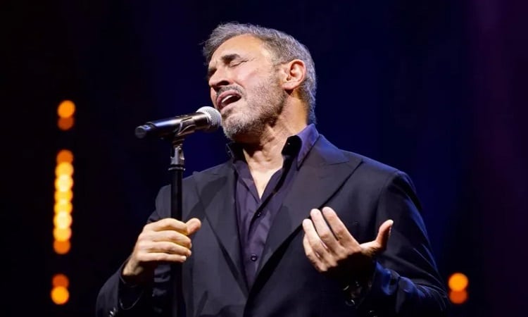 كاظم الساهر.. كيف بقي «القيصر» نجمًا عربيًا عابرًا للأجيال؟